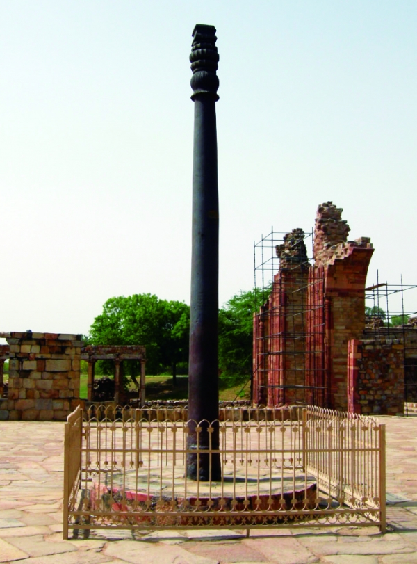 인도 델리의 철기둥  ( 출처 = 페로타임즈DB, 위키미디어 )